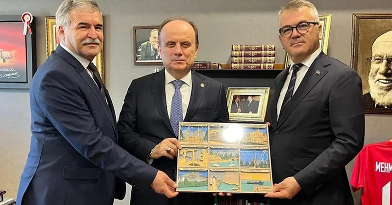 Parti değiştirdi, tehdidi unuttu, hediye götürdü Sözcü Gazetesi