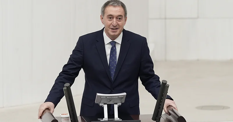 2026 bütçe görüşmeleri Tuncer Bakırhan: 1920,21, 22 deki Mustafa Kemal tarihin tozlu raflarına gönderilirken 1923 sonrasının Atatürk ü resmi alıntının baş köşesinde tutuluyor