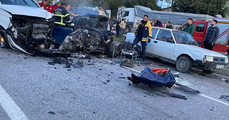 Burdur da feci kaza: Kediye çarpmamak için direksiyonu kırmıştı! 2 ölü 3 yaralı