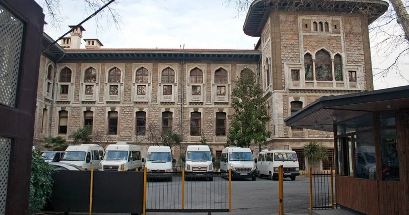 İstanbul Erkek Lisesi nde taciz ve tehdit listesi iddiası: Okul Aile Birliğinden açıklama