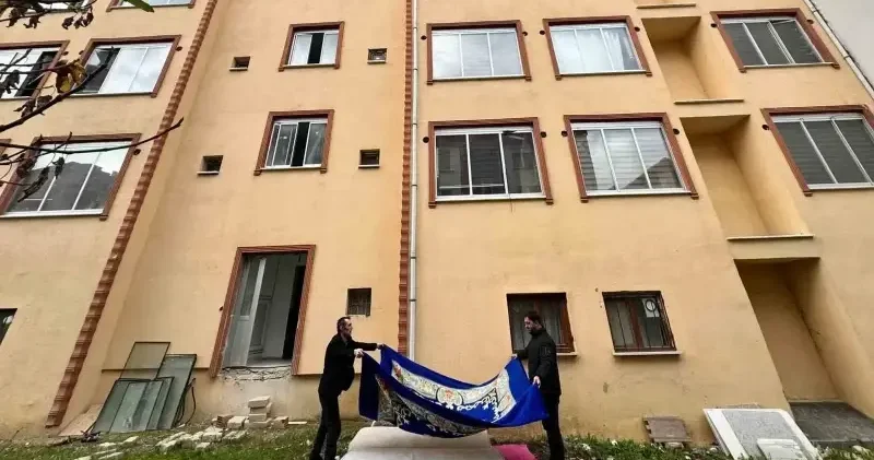 Yatak ve battaniyeyle kedi kurtarma operasyonu Edirne Haberleri