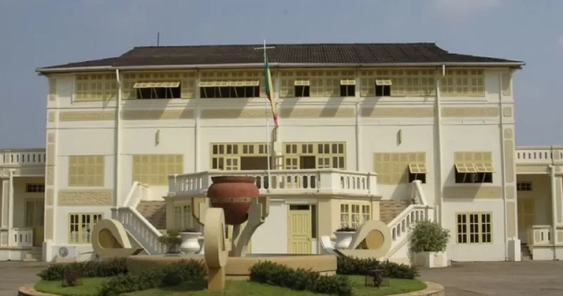 Ülke lideri duyurdu: Darbe başarısız oldu