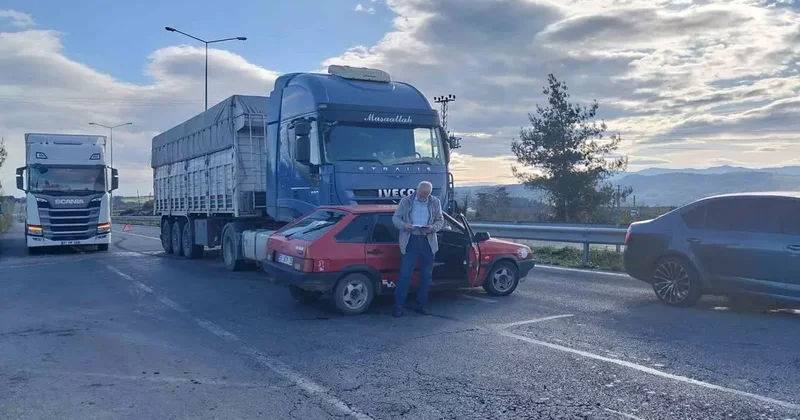 Tır, çarptığı otomobili 20 metre sürükledi