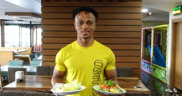 Siirt te yemek servisleri Nijeryalı Micheal den Siirt Haberleri