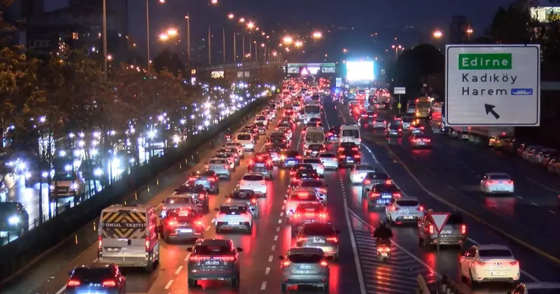 İstanbul’da trafik durma noktasına geldi