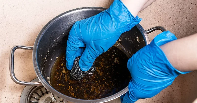 Dibi tutan tencereleri ayna gibi parlatıyor: Birkaç dakika yetiyor Sözcü Gazetesi