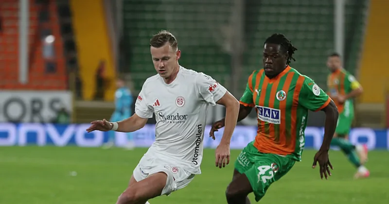Alanyaspor Antalyaspor maçında gol sesi çıkmadı! Akdeniz derbisinde puanlar paylaşıldı...