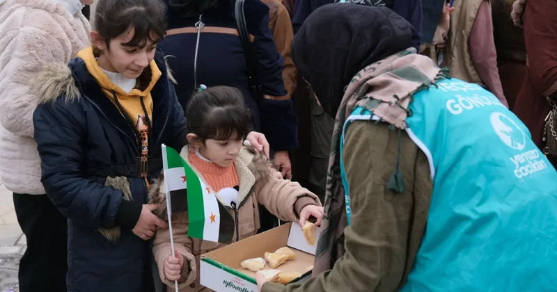 YEÇED, Suriyeli gençlerin mutluluğu paylaşmak için devrim yıldönümünde Halep’te