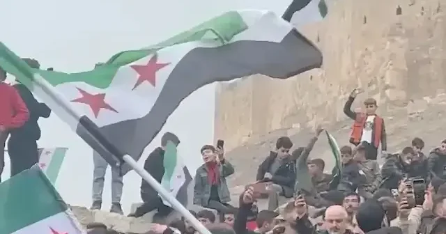 Suriye Devrimi nin birinci yılı Halep te coşkuyla kutlandı VİDEO İZLE