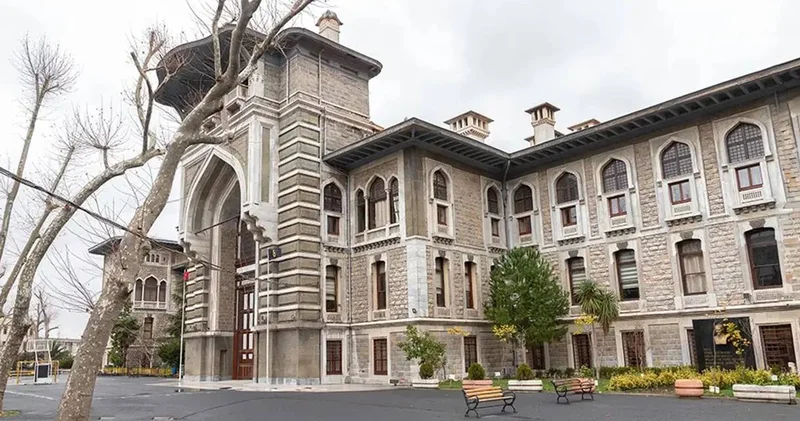 İstanbul Erkek Lisesi ndeki skandal olayda veliler sessizliğini bozdu