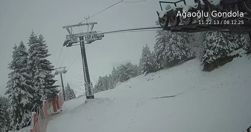 İstanbul un yanı başında göz gözü görmüyor! Kar kalınlığı 18 santime ulaştı