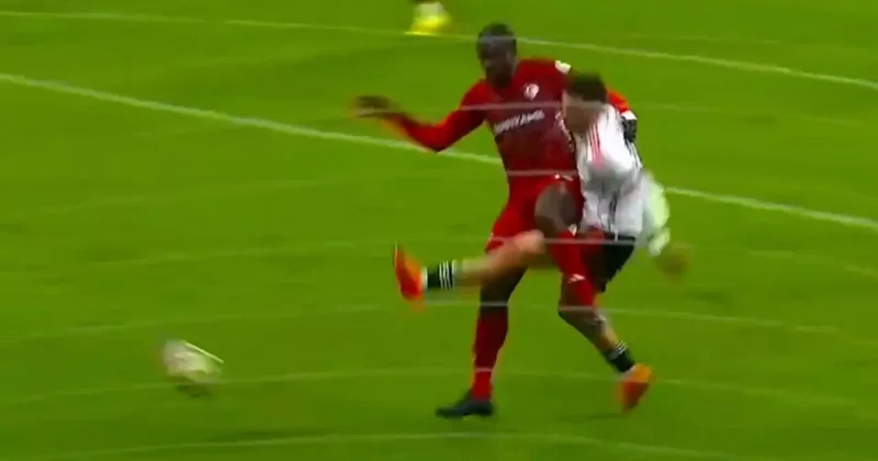 Dolmabahçe de penaltı itirazı! Hakemden devam kararı çıktı