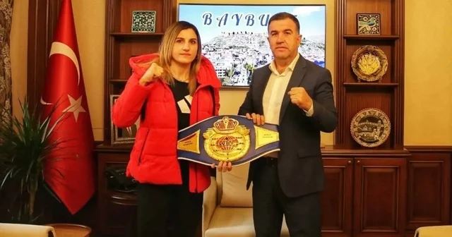 Vali Eldivan dan dünya şampiyonu Turhan a tebrik Bayburt Haberleri