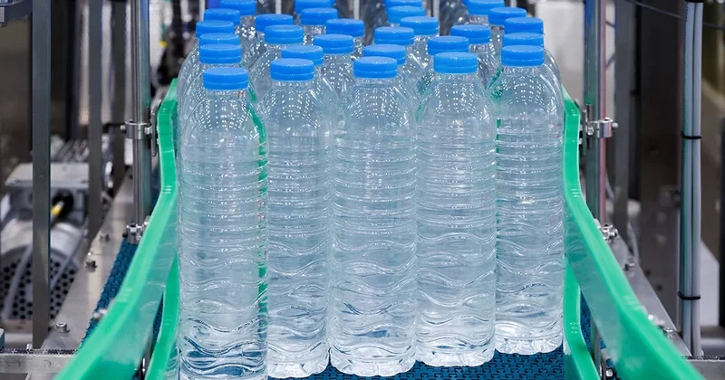 Market raflarındaki plastik şişeler tarihe karışıyor: Artık bulanık olacak Sözcü Gazetesi