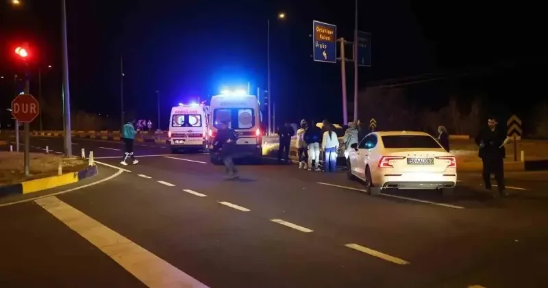 Kırmızı ışık ihlaliyle gelen feci kaza: İki otomobil çarpıştı Nevşehir Haberleri
