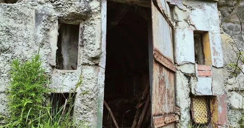 40 yıldır korktuğu kapıyı bir cesaretle açtı: Gördükleri karşısında dumura uğradı Sözcü Gazetesi