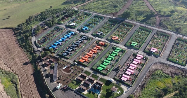 Deprem bölgesinde eskidi, Balıkesir de can dostlara ev oldu Kullanım ömrünü tamamlamış konteynerler, sokak hayvanları için kullanıldı Balıkesir Haberleri