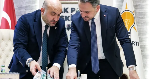 Gençlik ve Spor Bakan Yardımcısı Eminoğlu, AK Parti Eskişehir Teşkilatı ile istişarede bulundu Eskişehir Haberleri