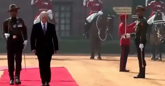 Hindistan’da Putin’e serilen kırmızı halı tartışma konusu oldu VİDEO İZLE