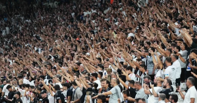 Maç sonrası Dolmabahçe de protesto Sözcü Gazetesi