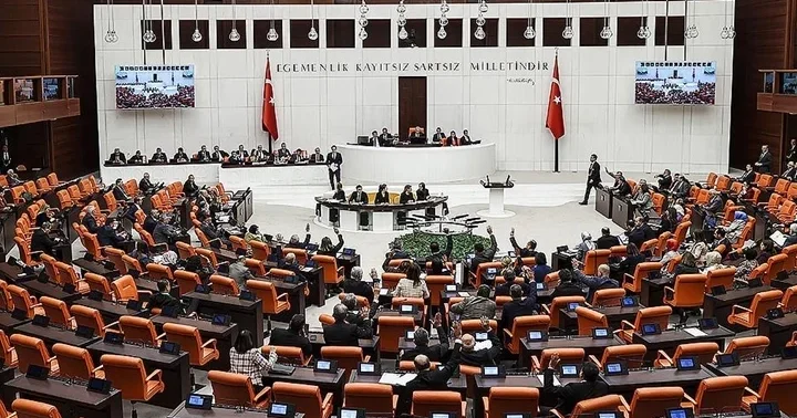 CHP lideri Özel in de aralarında olduğu 11 milletvekilinin dokunulmazlık dosyası TBMM de