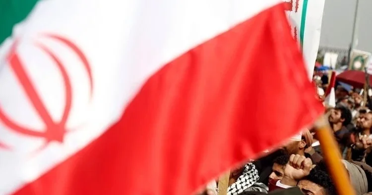 İran da gösterilerin 12. gününde 2 asker öldü... Trump: İnsanları öldürürlerse İran ı çok sert vururuz