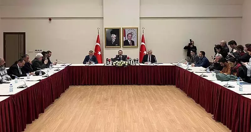 Derince Eğitim ve Araştırma Hastanesi’nde deprem önlemi: 3 blok yıkılıp yeniden yapılacak