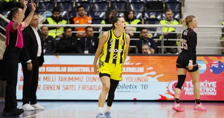 Fenerbahçe Opet finale yükseldi!