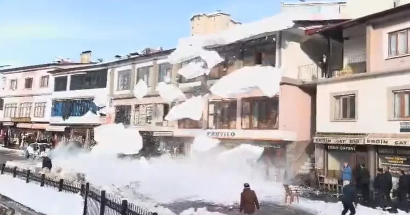 Çatılardan düşen kar kütleleri paniğe neden oldu