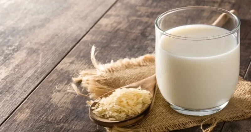 Bunu öğrendikten sonra pirinç suyunu dökemeyeceksiniz: Pirinç suyuyla bu salon çiçeğiniz yağmur ormanlarına dönecek