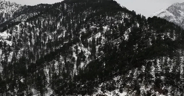 Aladağlar da oluşan kar güzelliği büyüledi VİDEO İZLE