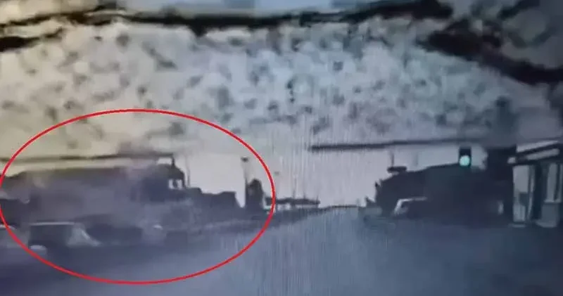 TIR ın servis minibüsüne çarptığı kaza, araç içi kamerasında