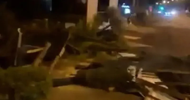 Samsun’da fırtınada çatılar uçtu; motokuryelere kısıtlama getirildi