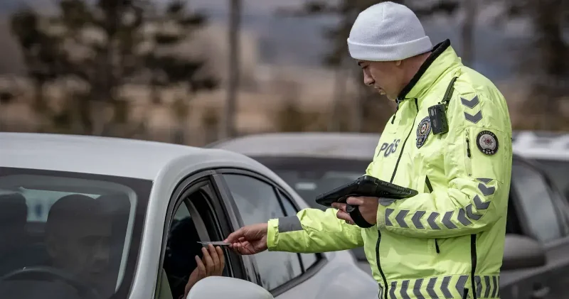 Sakarya da drift yapan sürücüye 58 bin 217 lira ceza kesildi Sakarya Haberleri