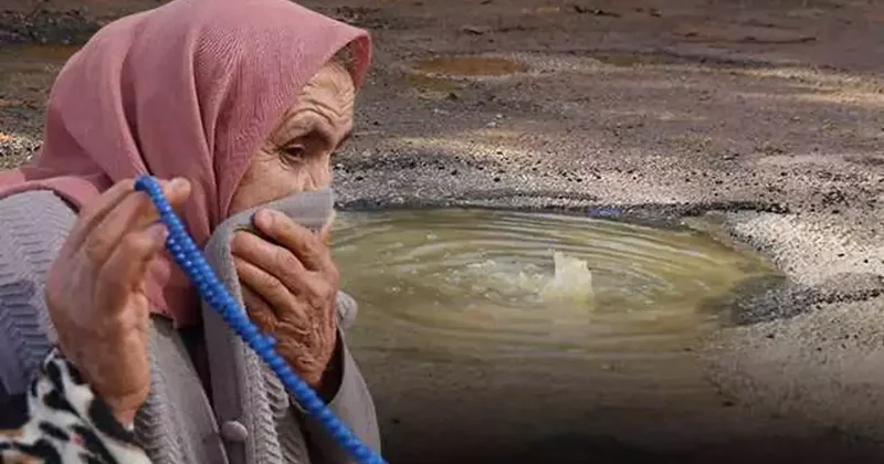 Adana lağım rezaleti! İsyan eden vatandaş: Evlerde durulmuyor