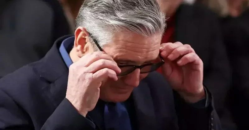 Epstein skandalı İngiltere yi sarstı: Başbakan Starmer istifa edecek mi?