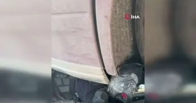 Tırın altına sıkışmasına rağmen kazadan yara almayan kurye, dehşet anlarını anlattı