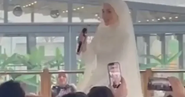 İstanbul da sıra dışı nikah: Dünyaevine at üstünde girdiler VİDEO İZLE