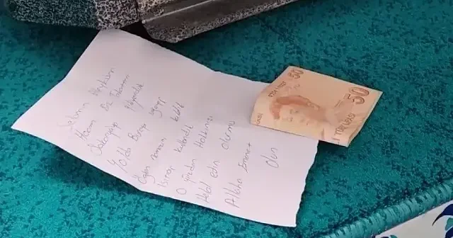 Hassasiyetiyle kalplere dokundu: Camide kullandıkları ısıtıcı için not ve para bıraktı VİDEO İZLE
