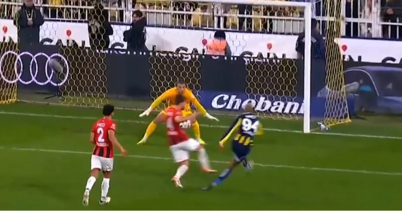 Kadıköy de penaltı kararı! Fenerbahçe Haberleri