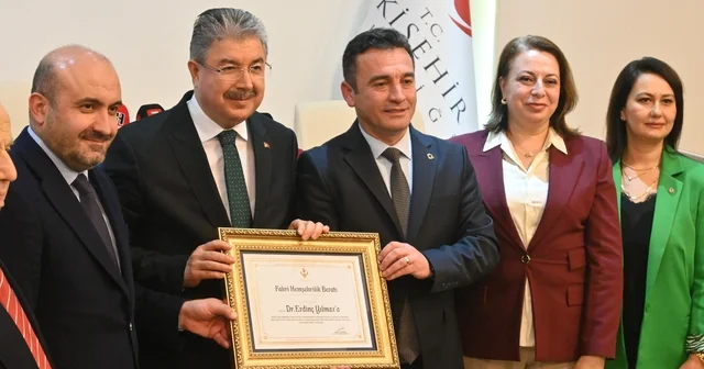 Vali Dr. Erdinç Yılmaz a Sivrihisar Fahri Hemşehrilik Beratı takdim edildi Eskişehir Haberleri
