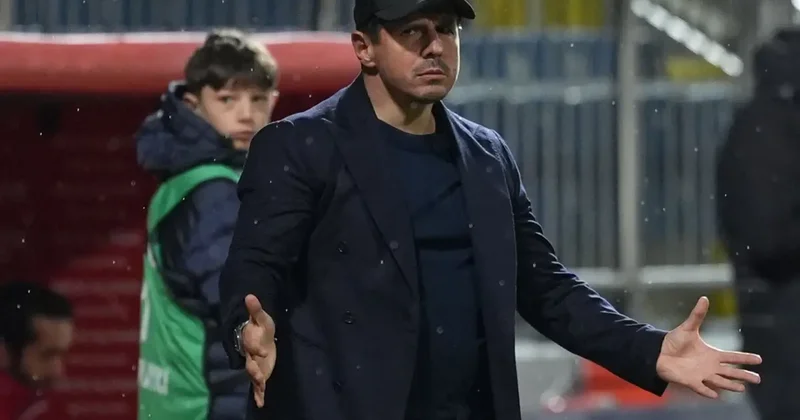 Ayrılık adım adım yaklaşıyor! Emre Belözoğlu nun Kasımpaşa sı 48 dakika 10 kişi oynayan rakibine de kaybetti