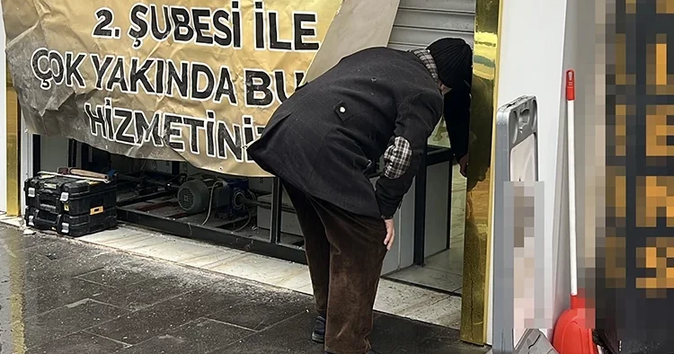 Forkliftle kuyumcuya girip soygun yaptılar