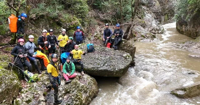 Yağmur ve kar sularıyla coşan kanyonu geçen sporcu böyle konuştu Bursa Haberleri