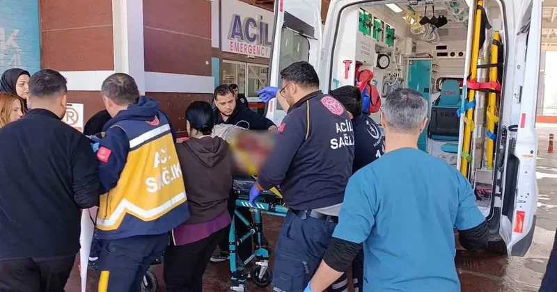 Tekeri çıkan otomobil takla attı: 1’i ağır 2 yaralı