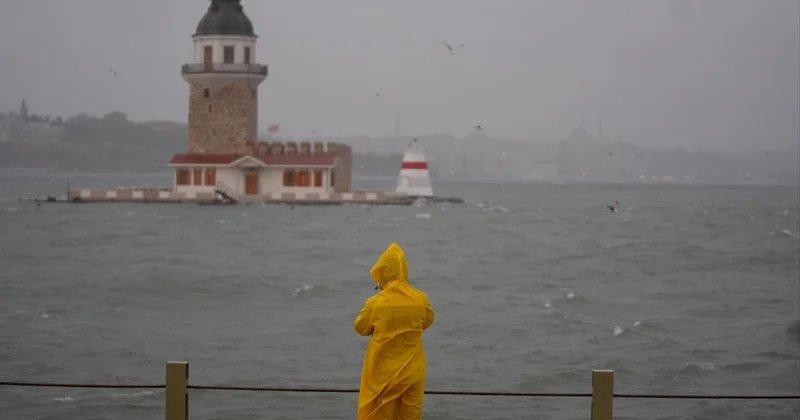 İstanbul da akşam saatleri için fırtına uyarısı