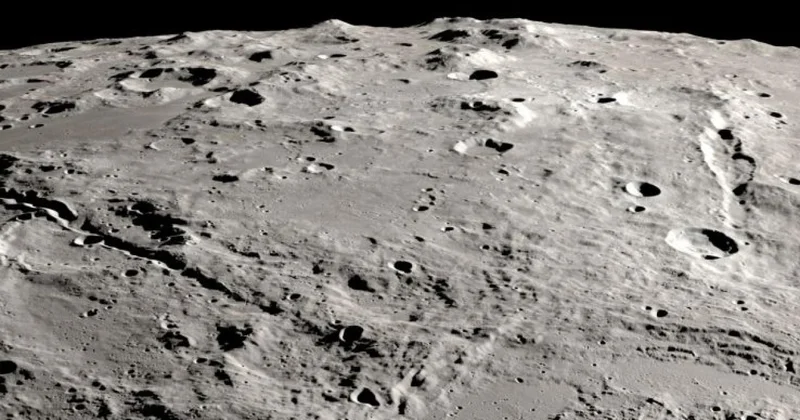 Elon Musk ın SpaceX şirketi, Ay da kendi kendine büyüyen şehir kurmaya odaklanacak