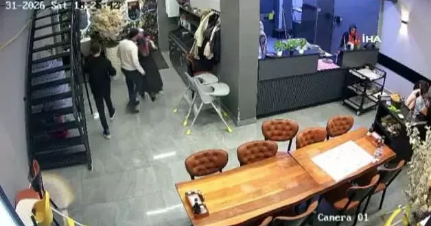 Lokanta şefinin Heimlich manevrası bebeği ölümden kurtardı