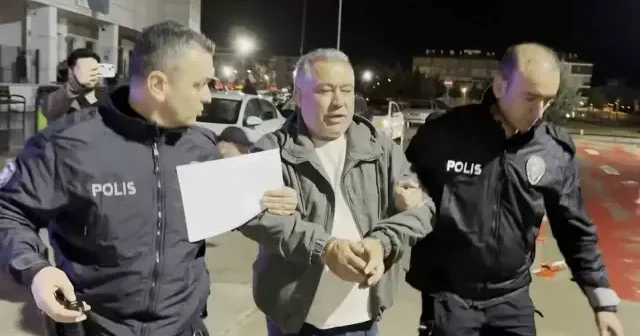 Maddi hasarlı kaza katliama dönüştü: Silahına sarılan eski muhtar 2 kişiyi öldürdü VİDEO İZLE