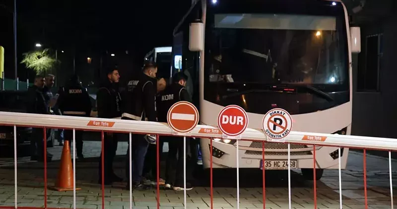 İzmir in Buca Belediyesi ne operasyon: 26 şüpheli adliyede